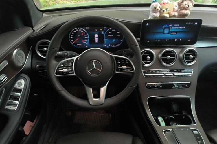 Used Mercedes-Benz GLC 2022 Second Facelift GLC 260 L 4MATIC Luxury Edition Steering Wheel