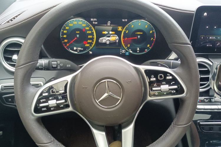 Used Mercedes-Benz GLC 2022 Refreshed GLC 260 L 4MATIC Dynamic Edition Steering Wheel