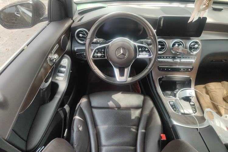 Used Mercedes-Benz GLC 2022 Second Facelift GLC 260 L 4MATIC Luxury Edition Steering Wheel