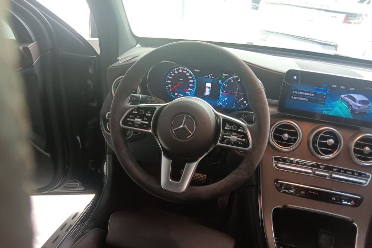 Used Mercedes-Benz GLC 2022 Facelift GLC 260 L 4MATIC Luxury Edition Steering Wheel