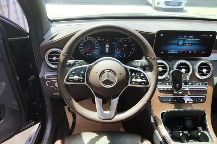 Used Mercedes-Benz GLC 2022 Second Facelift GLC 260 L 4MATIC Luxury Edition Steering Wheel