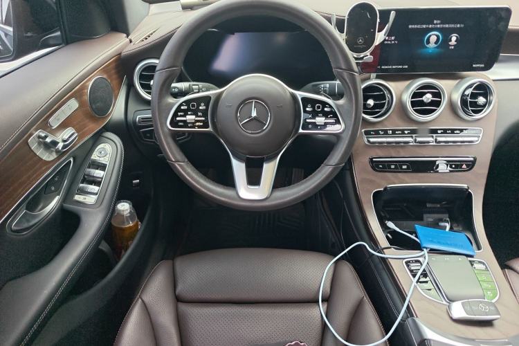 Used Mercedes-Benz GLC 2022 Facelift GLC 260 L 4MATIC Luxury Edition Steering Wheel
