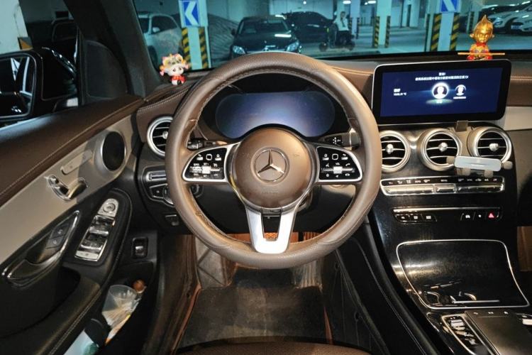 Used Mercedes-Benz GLC 2022 Second Facelift GLC 260 L 4MATIC Dynamic Edition Steering Wheel