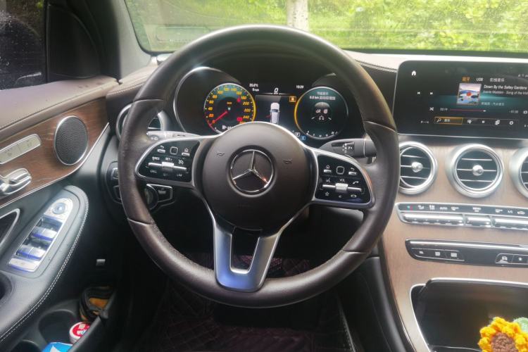 Used Mercedes-Benz GLC 2022 Second Facelift GLC 260 L 4MATIC Luxury Edition Steering Wheel