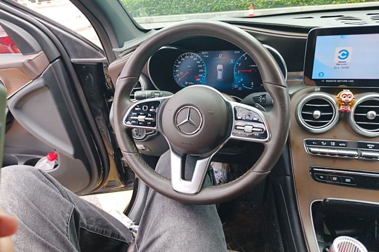 Used Mercedes-Benz GLC 2022 Second Facelift GLC 260 L 4MATIC Luxury Edition Steering Wheel