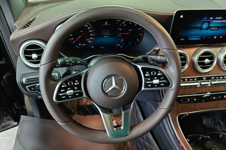 Used Mercedes-Benz GLC 2022 GLC 300 L 4MATIC Dynamic Model Steering Wheel