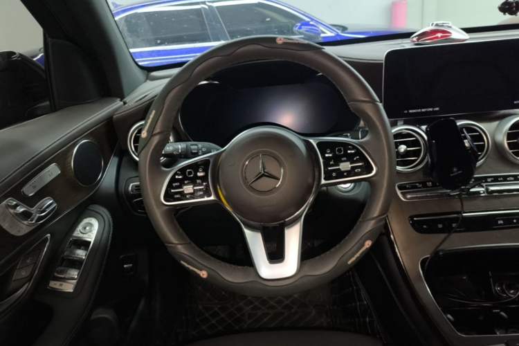 Used Mercedes-Benz GLC 2022 Facelift GLC 260 L 4MATIC Luxury Edition Steering Wheel