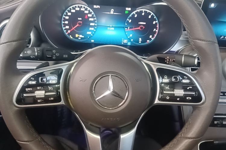 Used Mercedes-Benz GLC 2022 Second Facelift GLC 260 L 4MATIC Luxury Edition Steering Wheel