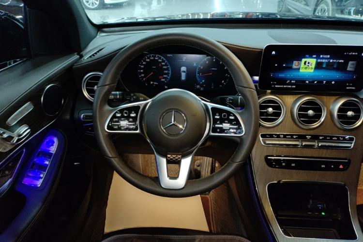 Used Mercedes-Benz GLC 2022 Second Facelift GLC 260 L 4MATIC Luxury Edition Steering Wheel