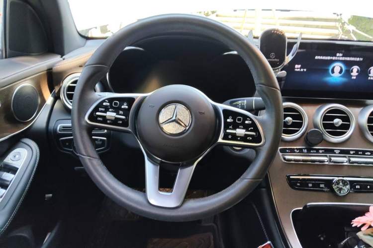 Used Mercedes-Benz GLC 2022 GLC 300 L 4MATIC Dynamic Model Steering Wheel