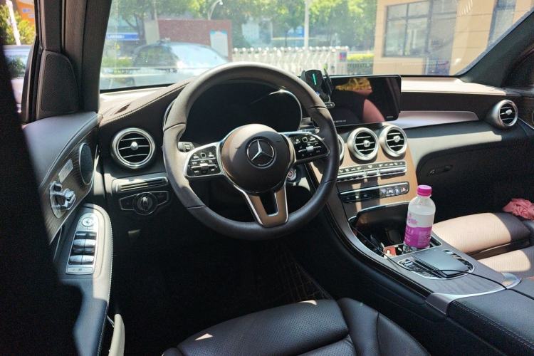 Used Mercedes-Benz GLC 2022 Second Facelift GLC 260 L 4MATIC Luxury Edition Steering Wheel