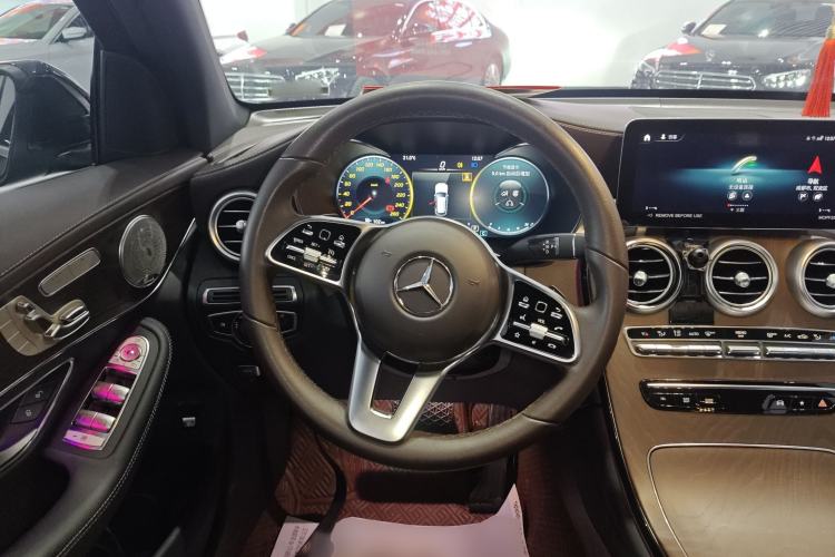 Used Mercedes-Benz GLC 2022 Second Facelift GLC 260 L 4MATIC Luxury Edition Steering Wheel