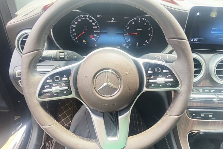 Used Mercedes-Benz GLC 2022 Second Facelift GLC 260 L 4MATIC Dynamic Edition Steering Wheel