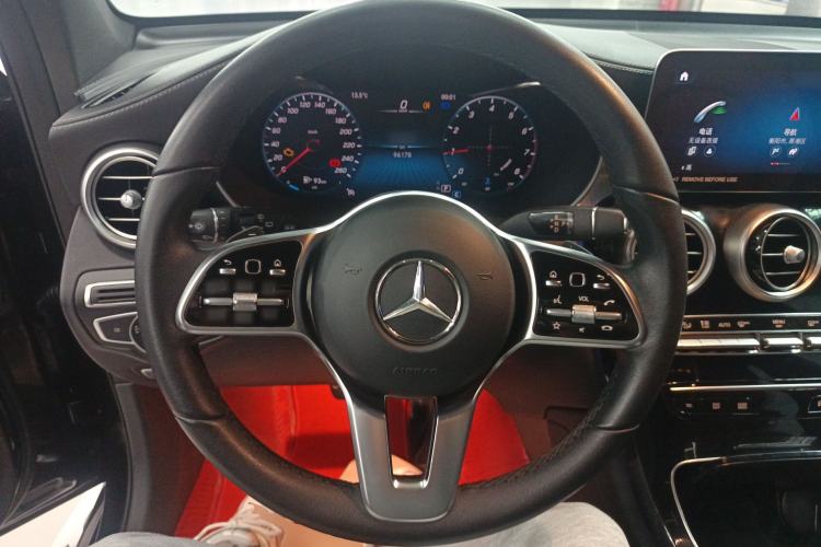 Used Mercedes-Benz GLC 2022 Second Facelift GLC 260 L 4MATIC Luxury Edition Steering Wheel