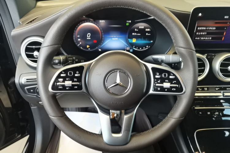 Used Mercedes-Benz GLC 2022 Refreshed GLC 260 L 4MATIC Dynamic Edition Steering Wheel