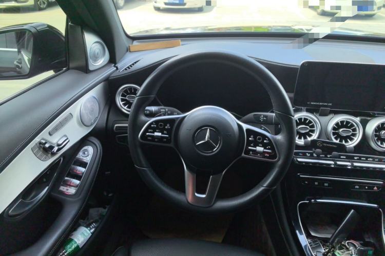 Used Mercedes-Benz GLC 2022 Second Facelift GLC 260 L 4MATIC Dynamic Edition Steering Wheel