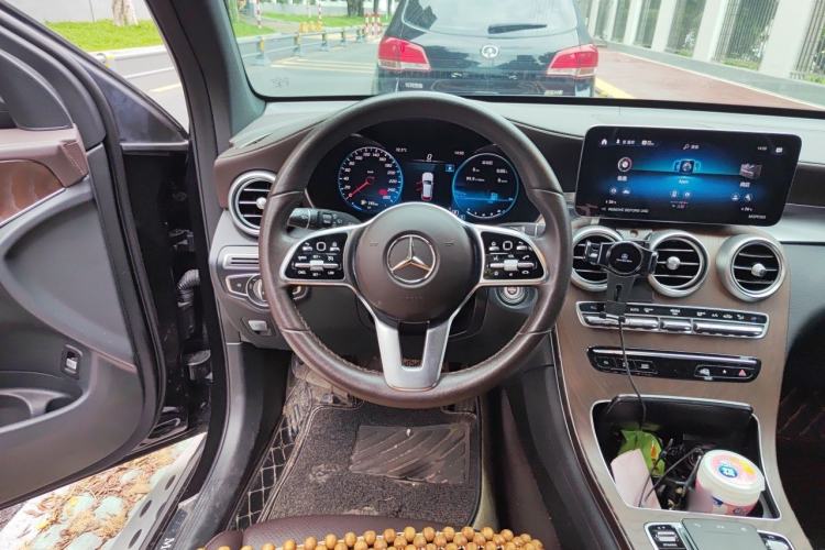 Used Mercedes-Benz GLC 2022 Second Facelift GLC 260 L 4MATIC Luxury Edition Steering Wheel