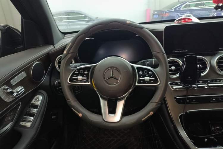 Used Mercedes-Benz GLC 2022 Facelift GLC 260 L 4MATIC Luxury Edition Steering Wheel