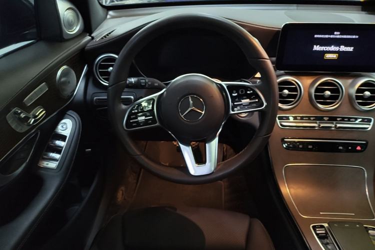 Used Mercedes-Benz GLC 2022 Second Facelift GLC 260 L 4MATIC Luxury Edition Steering Wheel