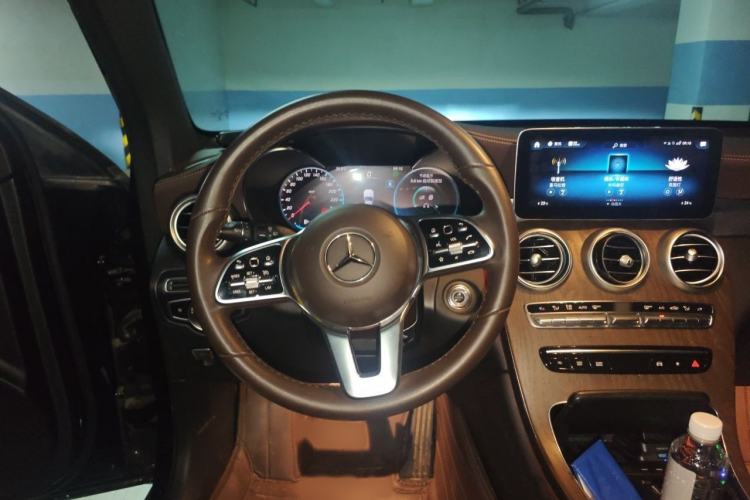 Used Mercedes-Benz GLC 2022 Second Facelift GLC 260 L 4MATIC Luxury Edition Steering Wheel