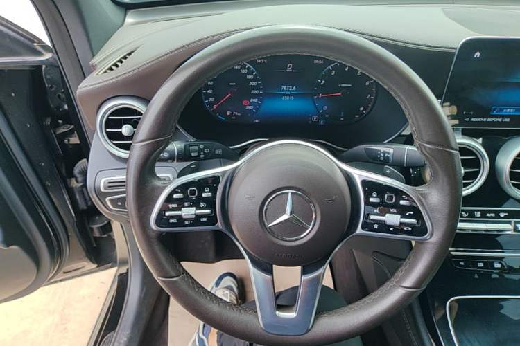 Used Mercedes-Benz GLC 2022 Refreshed GLC 260 L 4MATIC Dynamic Edition Steering Wheel