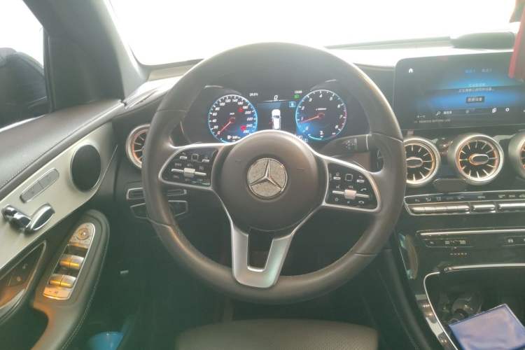Used Mercedes-Benz GLC 2022 Refreshed GLC 260 L 4MATIC Dynamic Edition Steering Wheel