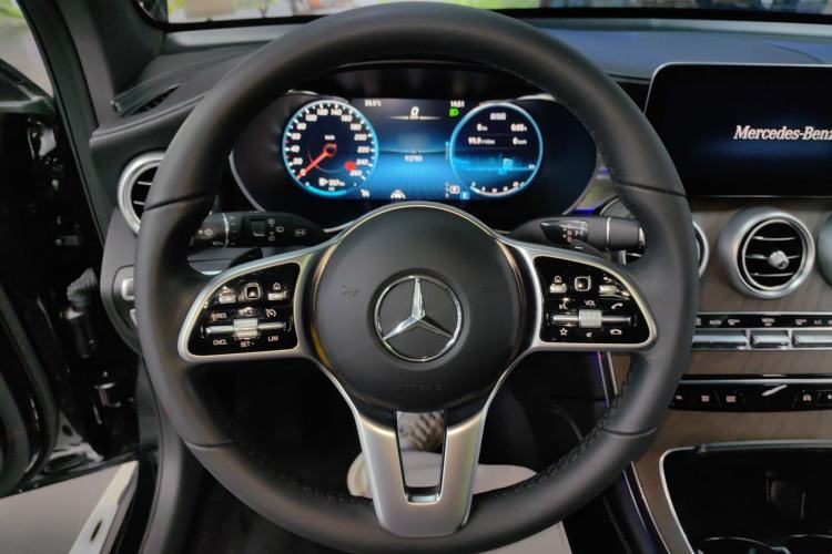 Used Mercedes-Benz GLC 2022 GLC 300 L 4MATIC Dynamic Model Steering Wheel