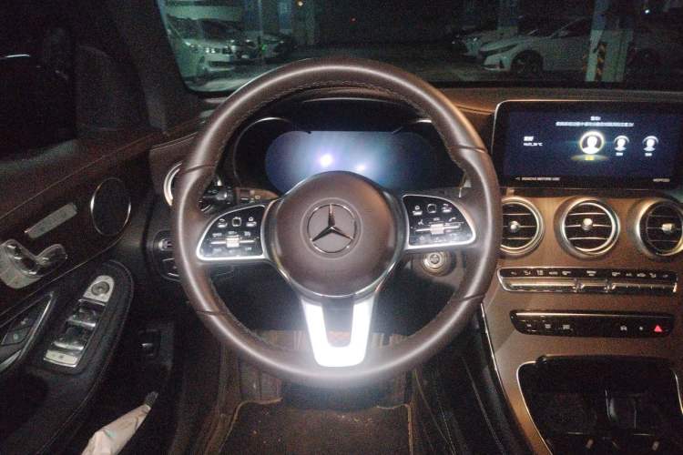 Used Mercedes-Benz GLC 2022 Second Facelift GLC 260 L 4MATIC Luxury Edition Steering Wheel