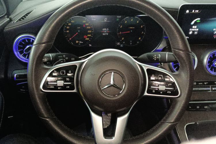 Used Mercedes-Benz GLC 2022 Facelift GLC 260 L 4MATIC Luxury Edition Steering Wheel