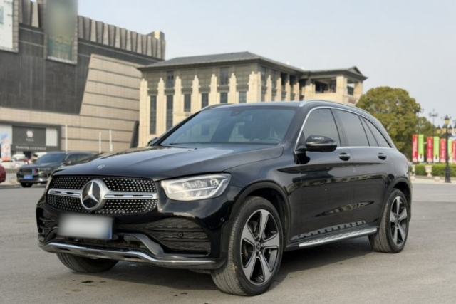 Ojetý Mercedes-Benz GLC 2022 Facelifted GLC 300 L 4MATIC Luxury Edition