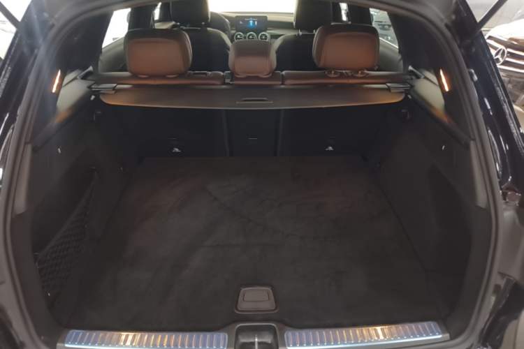 Used Mercedes-Benz GLC 2022 Refreshed GLC 300 L 4MATIC Dynamic Edition Trunk