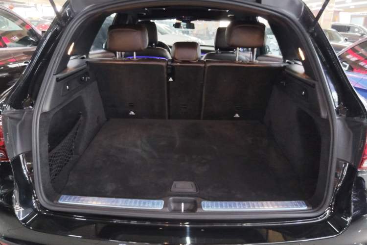Used Mercedes-Benz GLC 2022 Refreshed GLC 260 L 4MATIC Dynamic Edition Trunk
