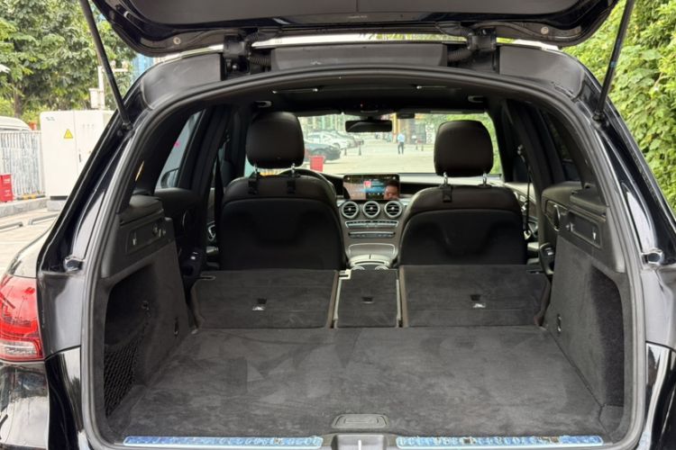 Used Mercedes-Benz GLC 2022 Facelift GLC 260 L 4MATIC Luxury Edition Trunk