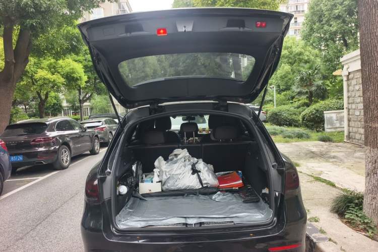 Used Mercedes-Benz GLC 2022 Second Facelift GLC 260 L 4MATIC Luxury Edition Trunk