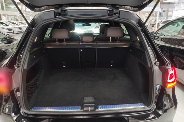 Used Mercedes-Benz GLC 2022 Second Facelift GLC 260 L 4MATIC Luxury Edition Trunk