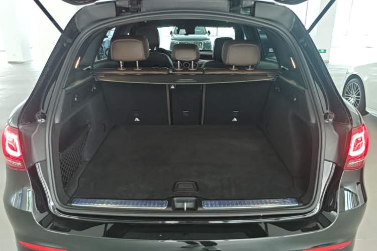 Used Mercedes-Benz GLC 2022 Refreshed GLC 300 L 4MATIC Dynamic Edition Prestige Version Trunk