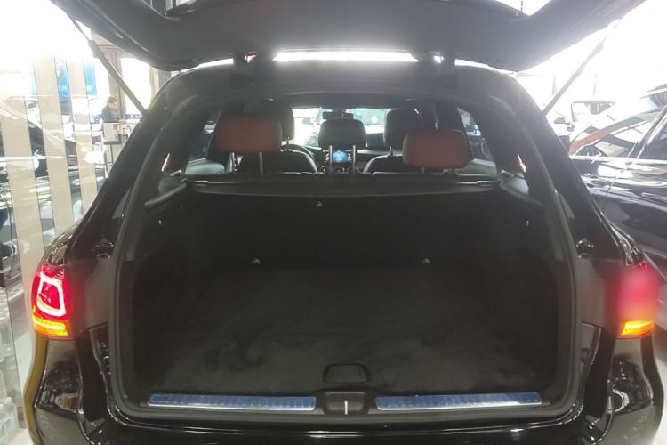 Used Mercedes-Benz GLC 2022 Facelift GLC 260 L 4MATIC Luxury Edition Trunk