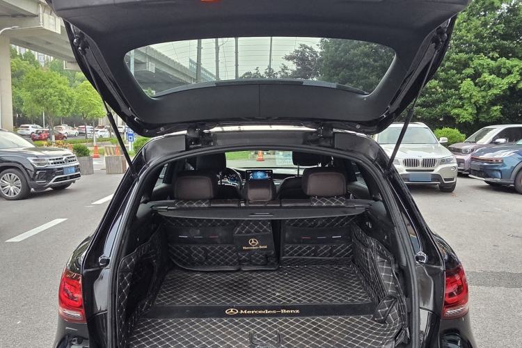Used Mercedes-Benz GLC 2022 Facelift GLC 260 L 4MATIC Luxury Edition Trunk