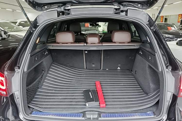 Used Mercedes-Benz GLC 2022 Facelifted GLC 260 L 4MATIC Dynamic Edition Trunk