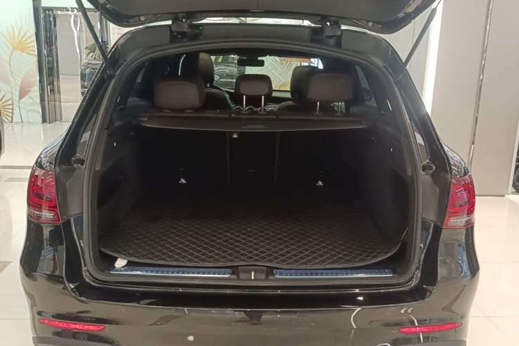 Used Mercedes-Benz GLC 2022 Second Facelift GLC 260 L 4MATIC Luxury Edition Trunk