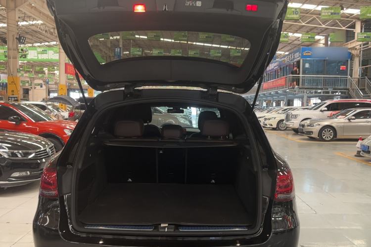 Used Mercedes-Benz GLC 2022 Refreshed GLC 300 L 4MATIC Dynamic Edition Prestige Version Trunk