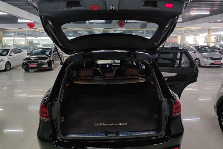 Used Mercedes-Benz GLC 2022 Facelifted GLC 260 L 4MATIC Dynamic Edition Trunk