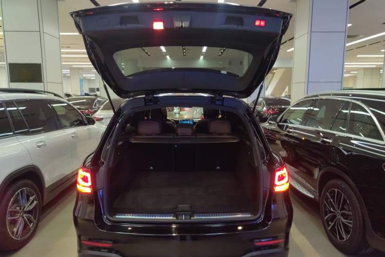 Used Mercedes-Benz GLC 2022 Refreshed GLC 300 L 4MATIC Dynamic Edition Trunk