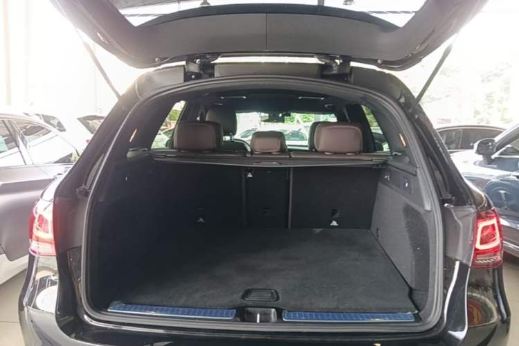 Used Mercedes-Benz GLC 2022 Facelifted GLC 260 L 4MATIC Dynamic Edition Trunk