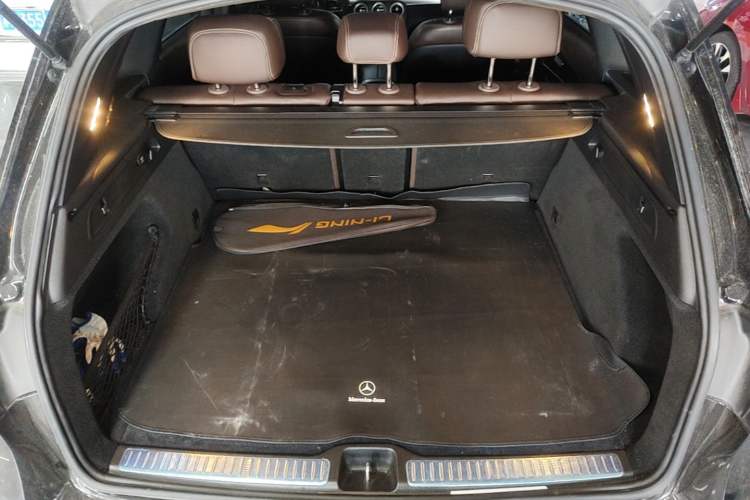 Used Mercedes-Benz GLC 2022 Facelift GLC 260 L 4MATIC Luxury Edition Trunk