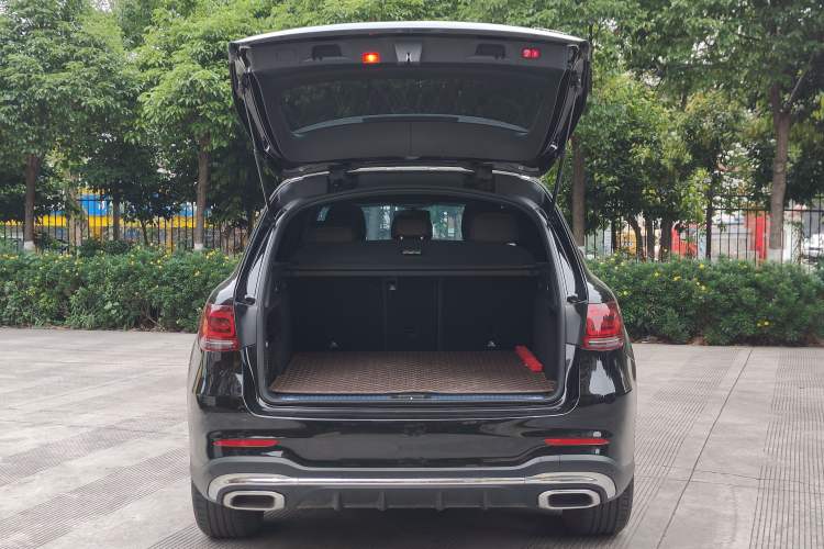 Used Mercedes-Benz GLC 2022 Second Facelift GLC 260 L 4MATIC Luxury Edition Trunk