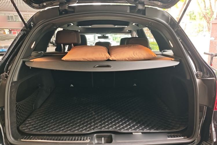 Used Mercedes-Benz GLC 2022 GLC 260 L 4MATIC Luxury Model Trunk