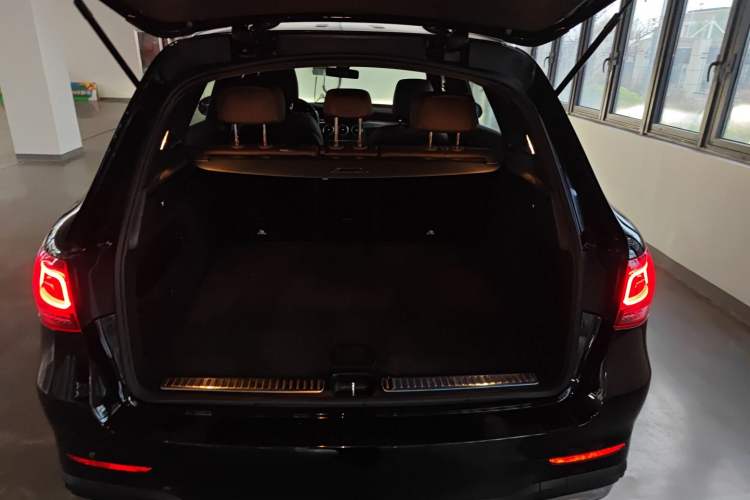 Used Mercedes-Benz GLC 2022 Refreshed GLC 300 L 4MATIC Dynamic Edition Prestige Version Trunk