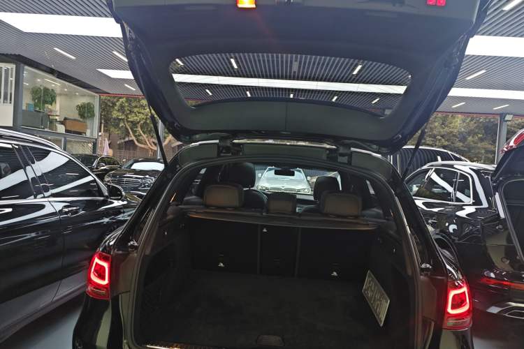 Used Mercedes-Benz GLC 2022 Facelift GLC 260 L 4MATIC Luxury Edition Trunk