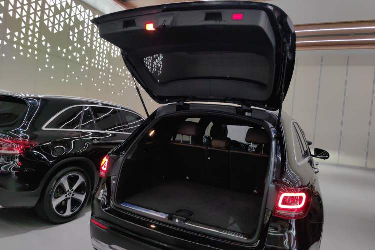 Used Mercedes-Benz GLC 2022 Refreshed GLC 260 L 4MATIC Dynamic Edition Trunk
